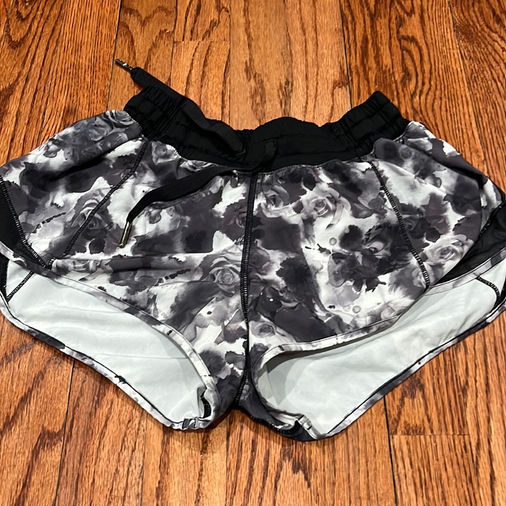 Lululemon shorts 2’